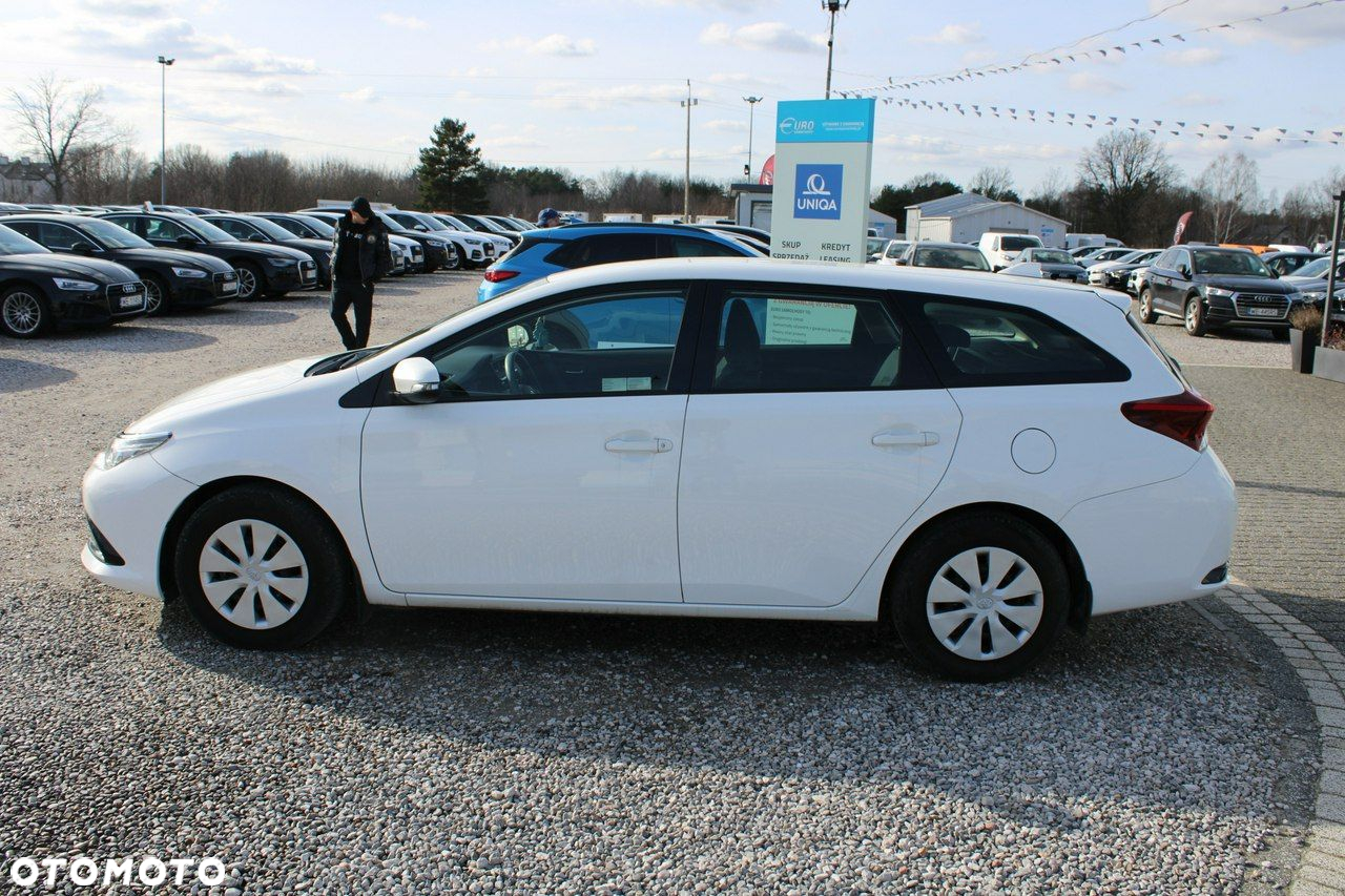 Toyota Auris - 10