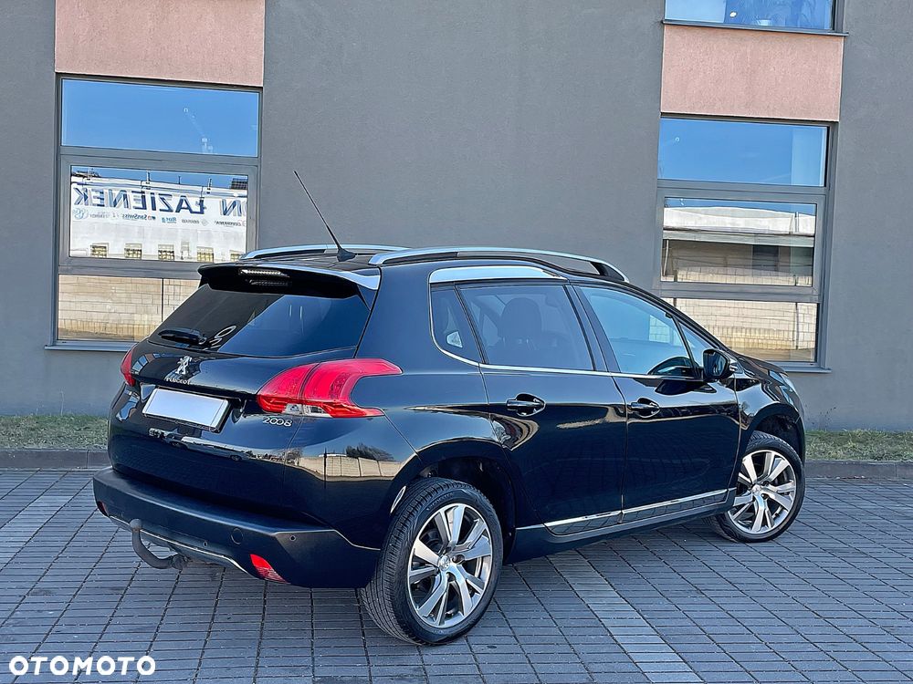 Peugeot 2008 PureTech 130 GPF Black Edition - 12