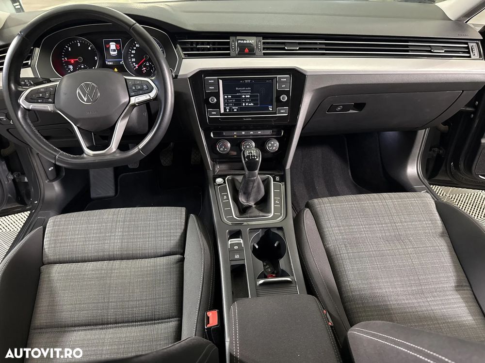 Volkswagen Passat - 10