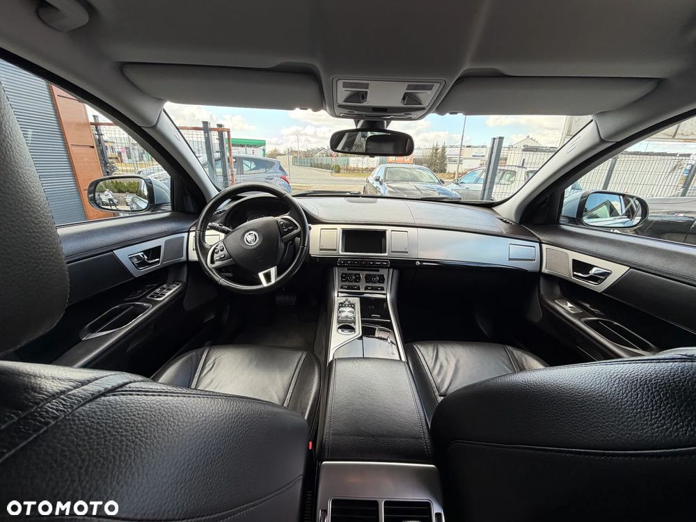 Jaguar XF 2.2 - 7