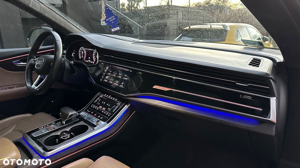 Audi Q8 55 TFSI quattro tiptronic - 13