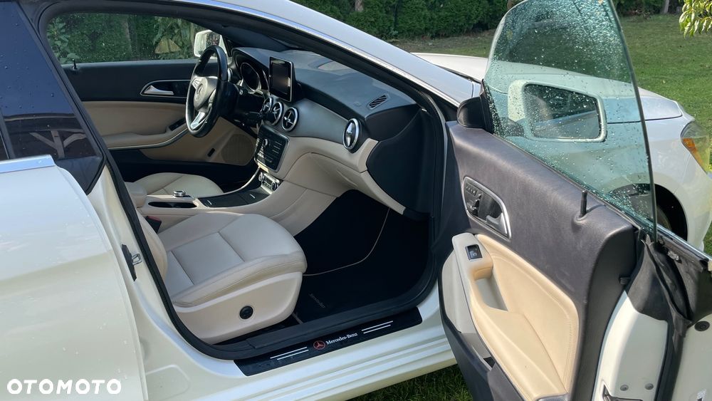 Mercedes-Benz CLA 250 Sport 7G-DCT - 17