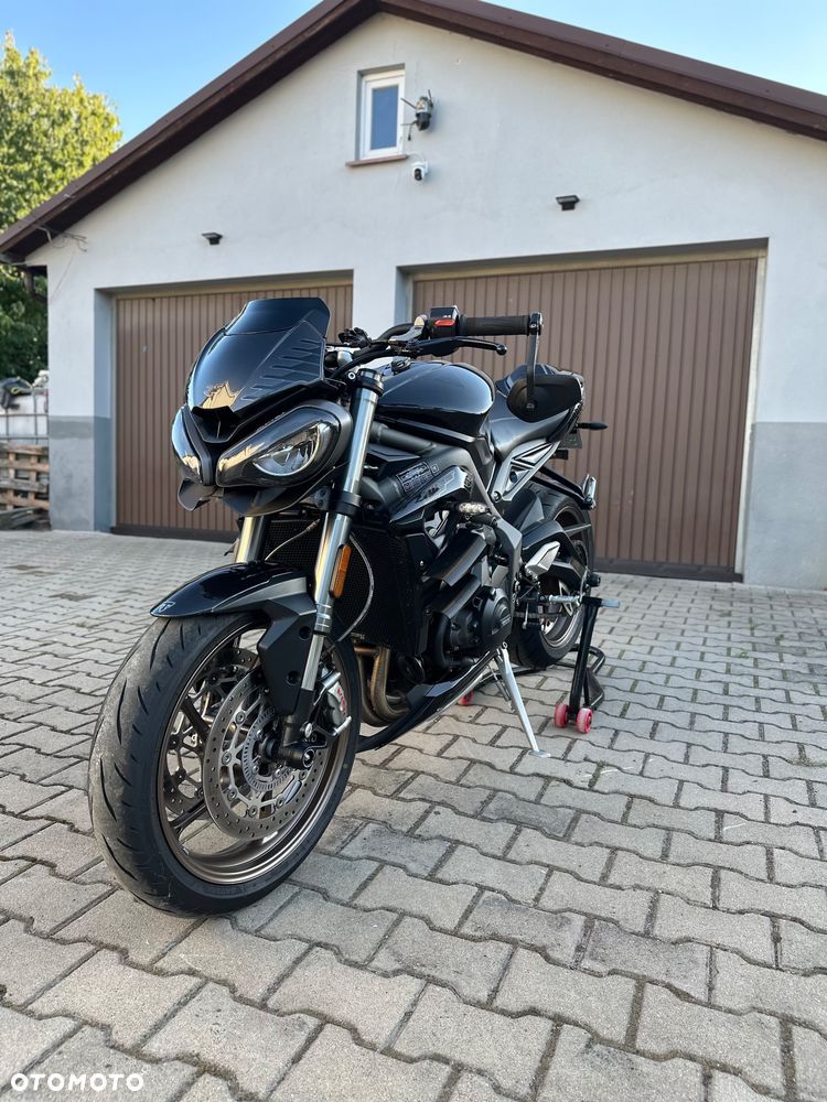 Triumph Street Triple - 14