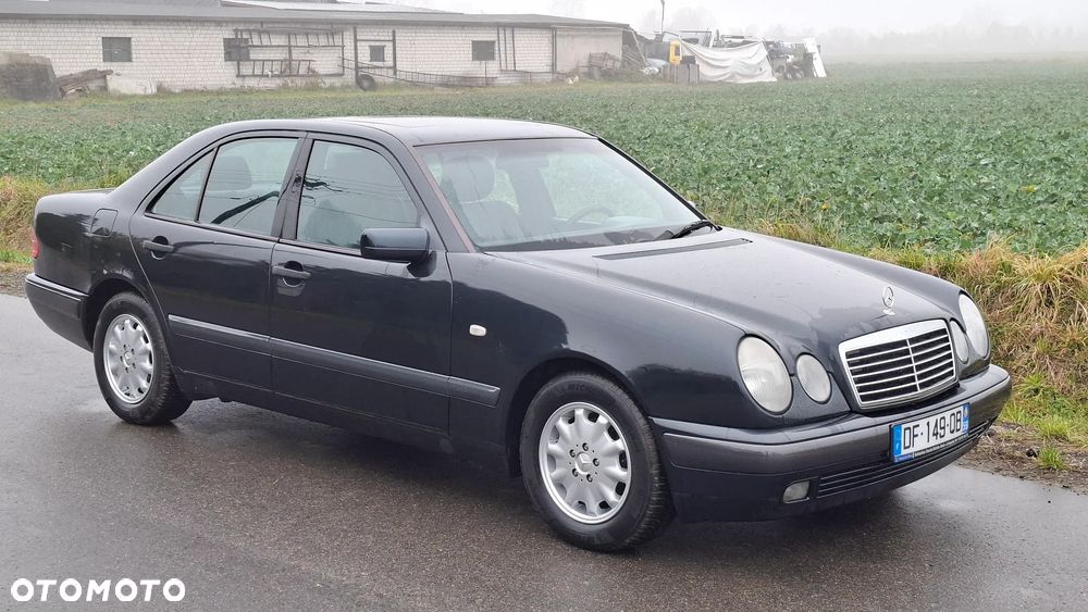 Mercedes-Benz Klasa E - 21