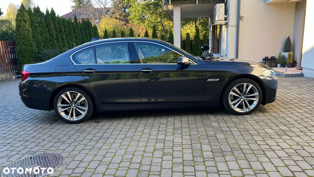 BMW Seria 5 520d xDrive Luxury Line - 2