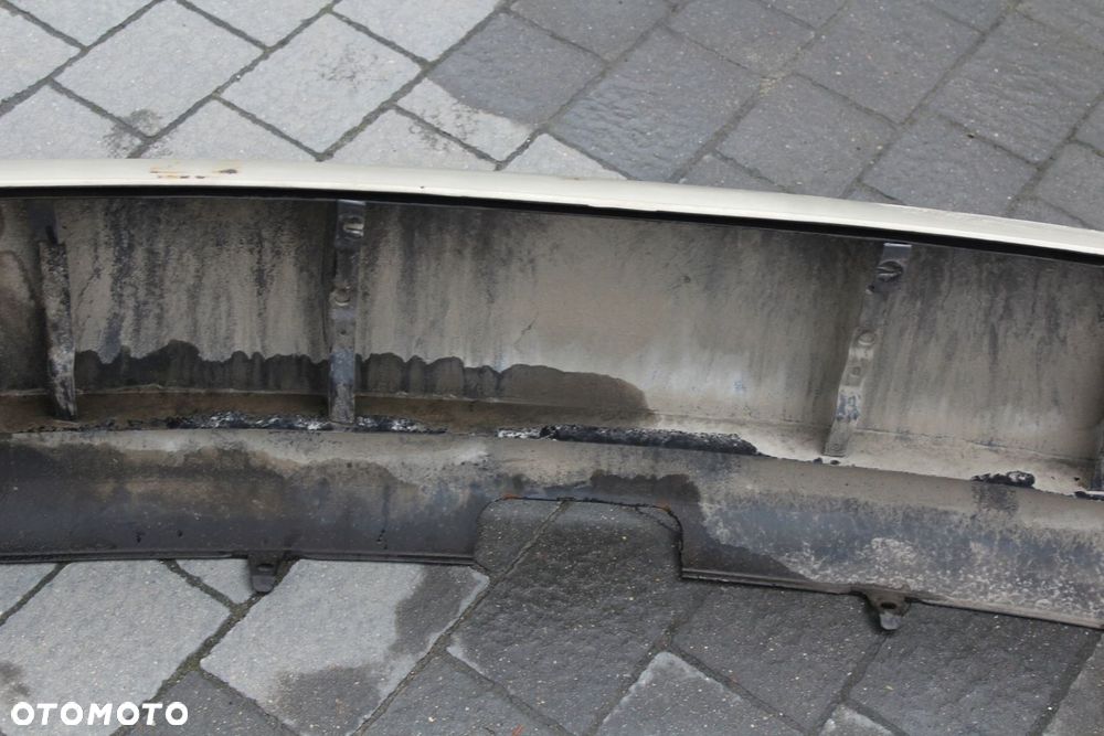 ZDERZAK TYŁ TOYOTA AVENSIS VERSO - 11