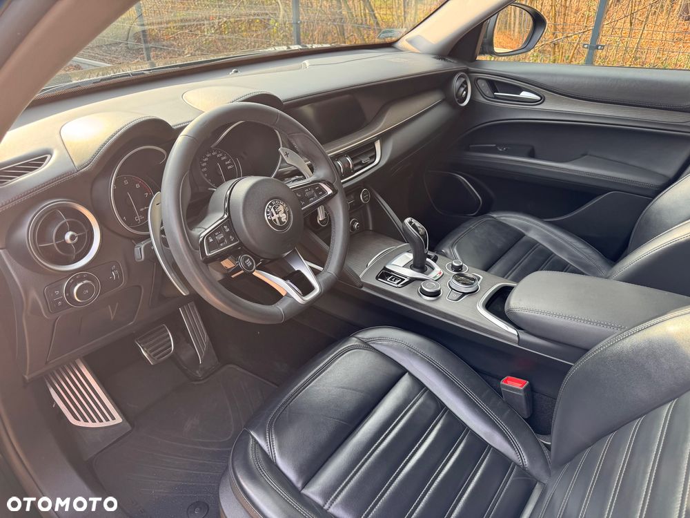 Alfa Romeo Stelvio 2.0 Turbo TI Q4 - 9
