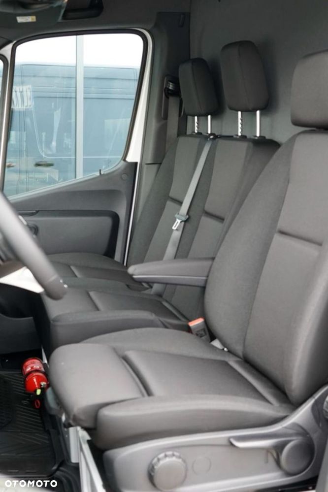 Mercedes-Benz eSprinter - 15