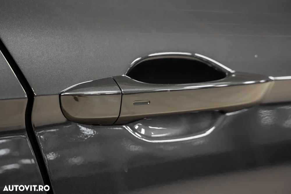 Volkswagen Passat Variant 2.0 TDI DSG R Executive - 17