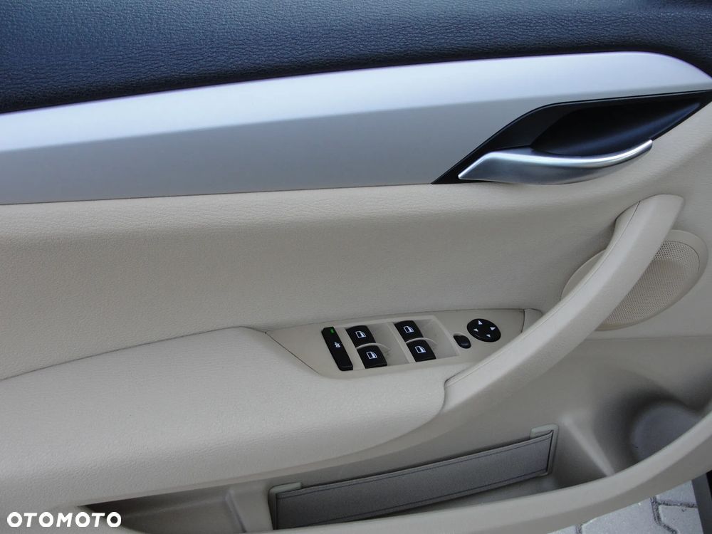 BMW X1 sDrive18d xLine - 22