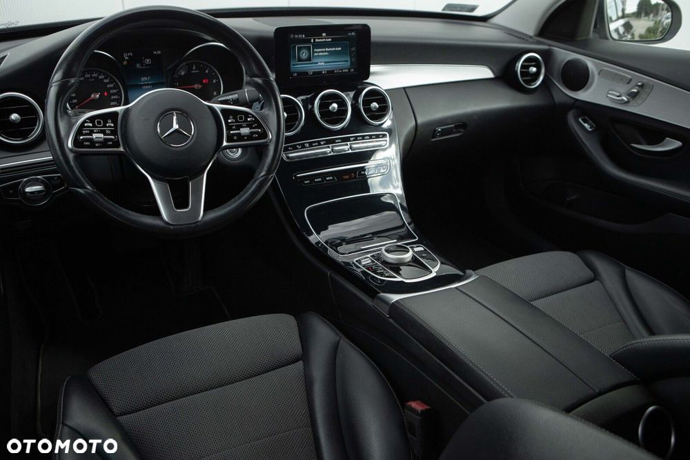Mercedes-Benz Klasa C 200 d 9G-TRONIC - 26