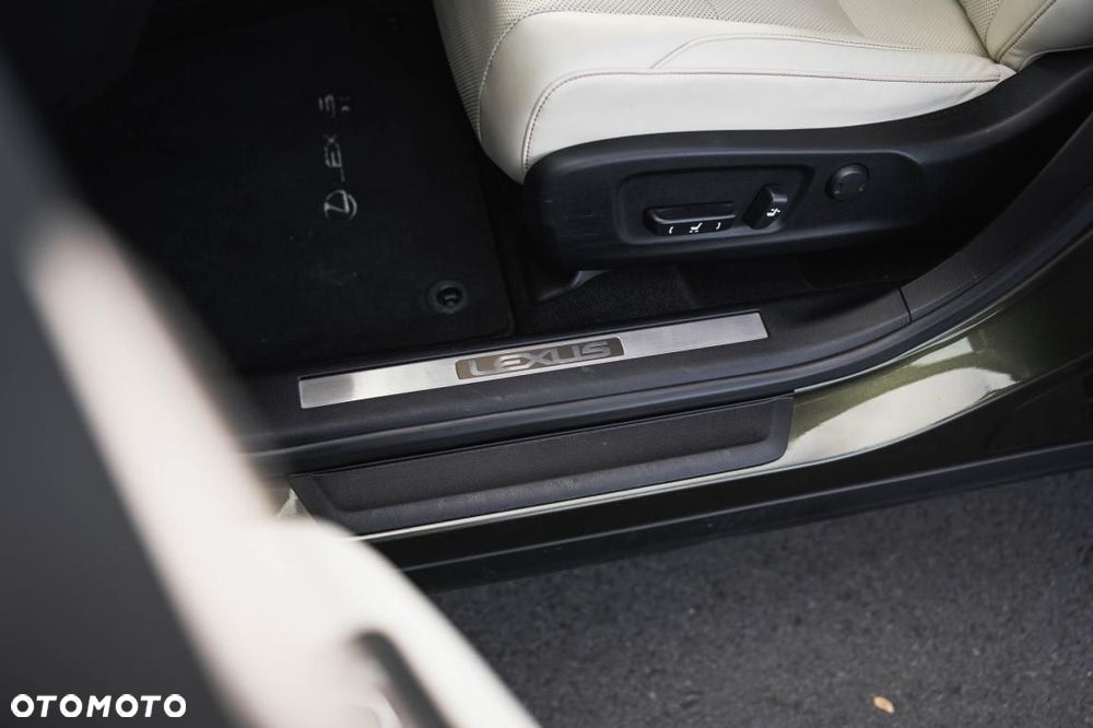 Lexus RX - 25