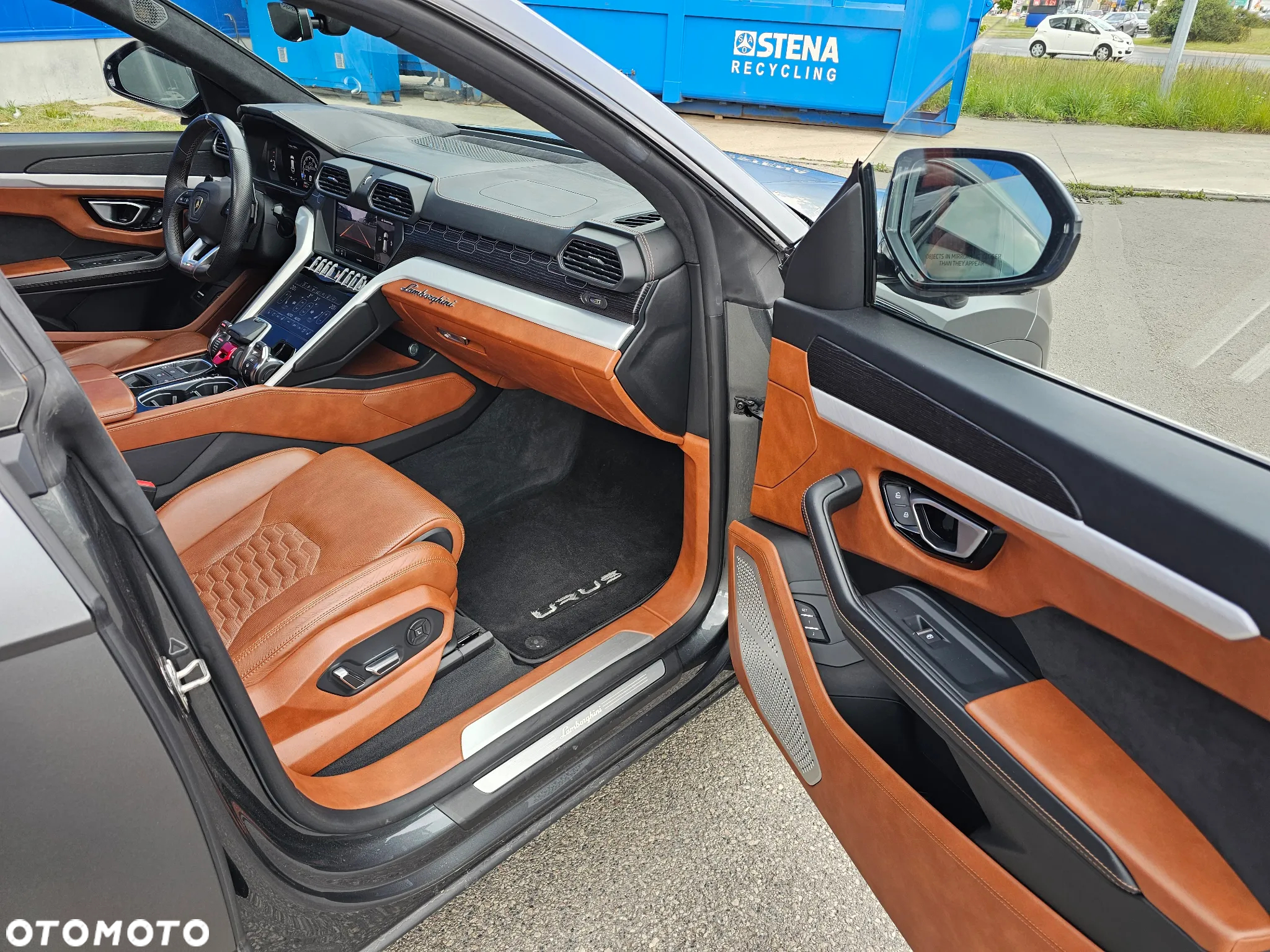 Lamborghini Urus Standard - 12