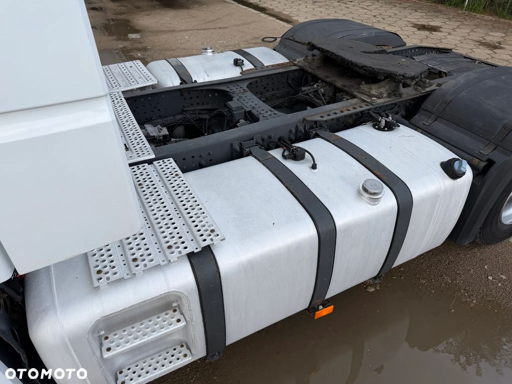 Mercedes-Benz ACTROS 1845 / EURO 5 / GIGA SPACE / NOWY TACHOGRAF / 2013 REJESTRACJA / BARDZO ŁADNY STAN / BEZ RETARDERA / BLUETEC 5 / 2 ZBIORNIKI PALIWOWE / KSENONY / LODÓWKA / PŁASKA PODŁOGA !! - 15