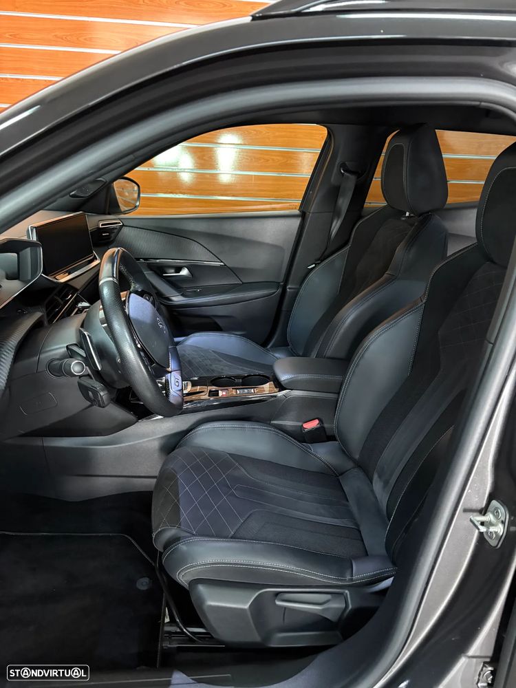 Peugeot 2008 1.2 PureTech GT EAT8 - 10