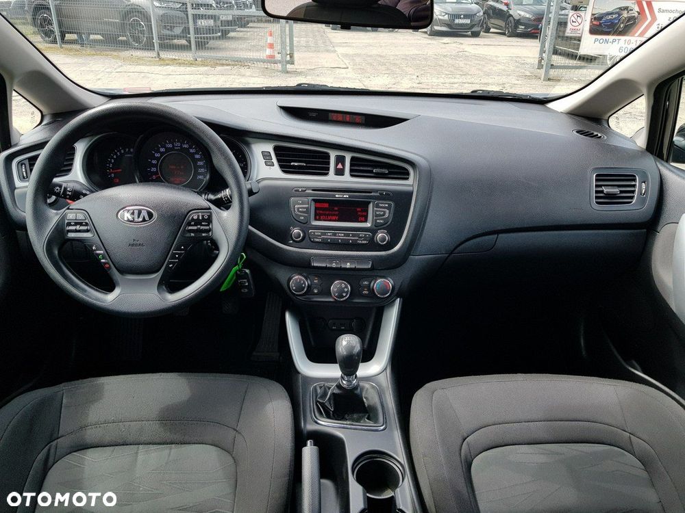 Kia Ceed - 12