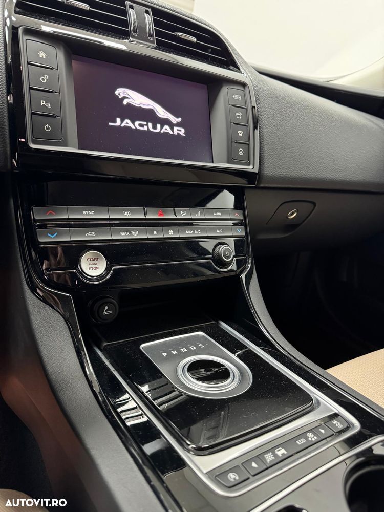Jaguar XE 20d Aut. Portfolio - 25