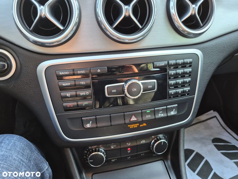Mercedes-Benz GLA 200 AMG Line - 9