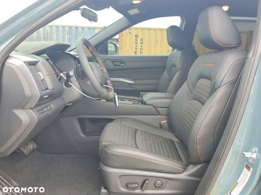 Nissan Pathfinder - 7