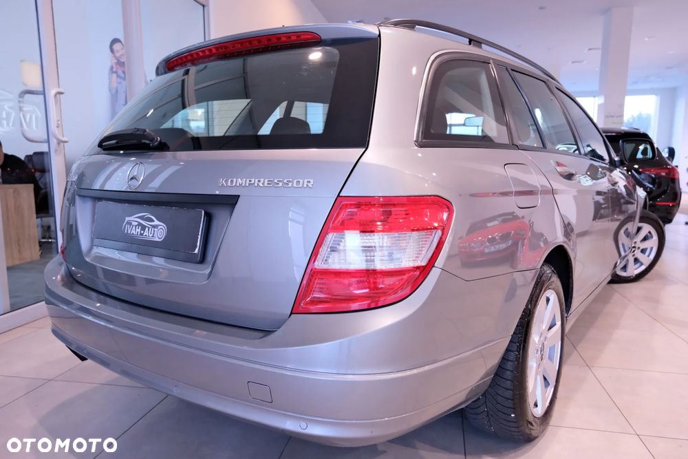 Mercedes-Benz Klasa C 180 T Kompressor Automatik - 15