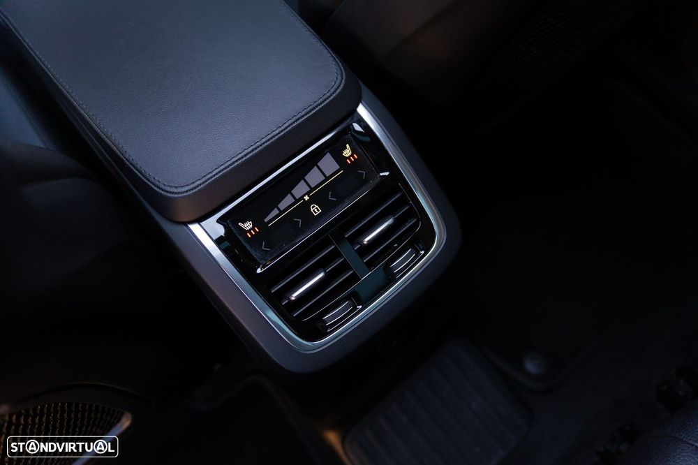 Volvo XC 90 T8 AWD Recharge Plus Dark - 31