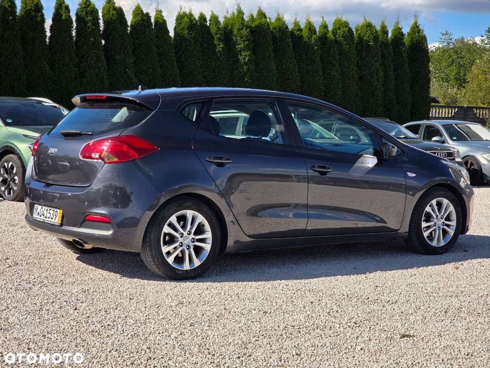 Kia Ceed - 8