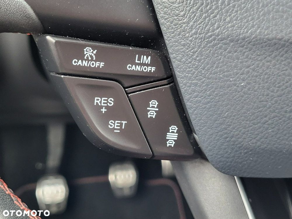Ford Kuga - 32
