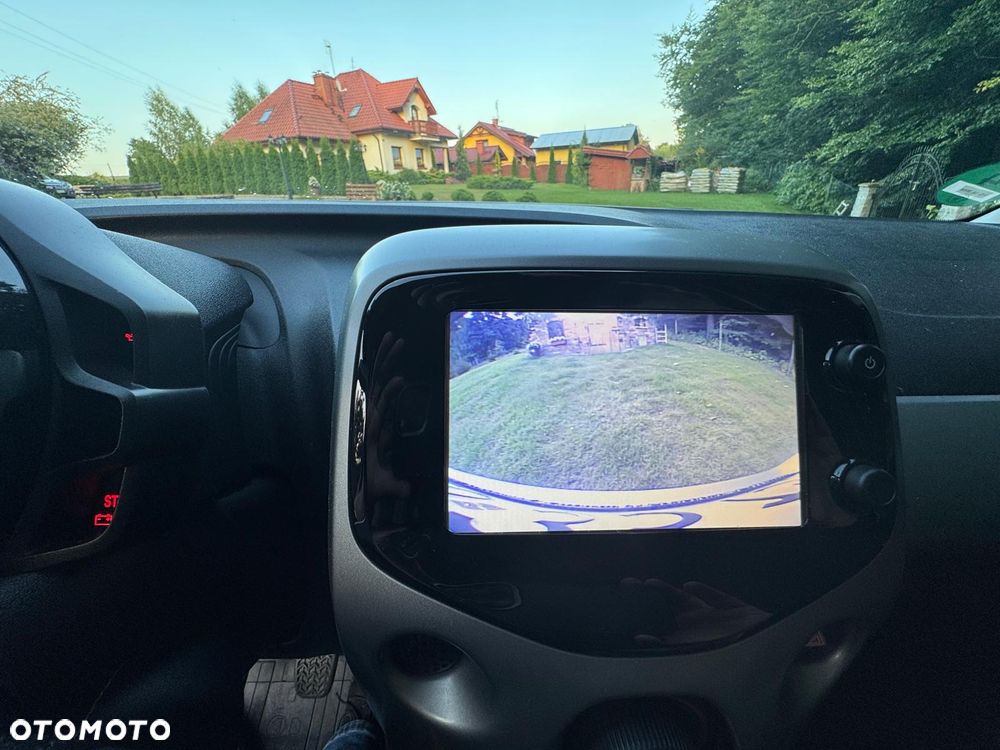 Toyota Aygo x mit x-business Paket - 14