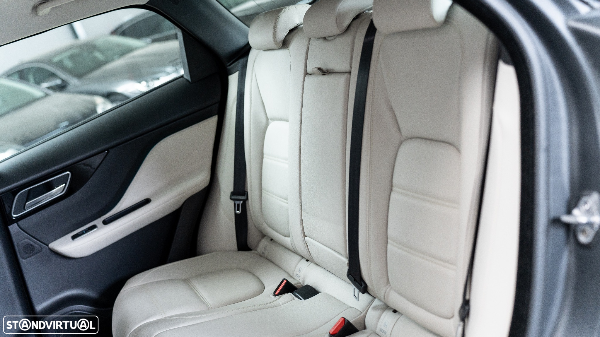 Jaguar F-Pace 2.0 i4D Pure AWD - 28