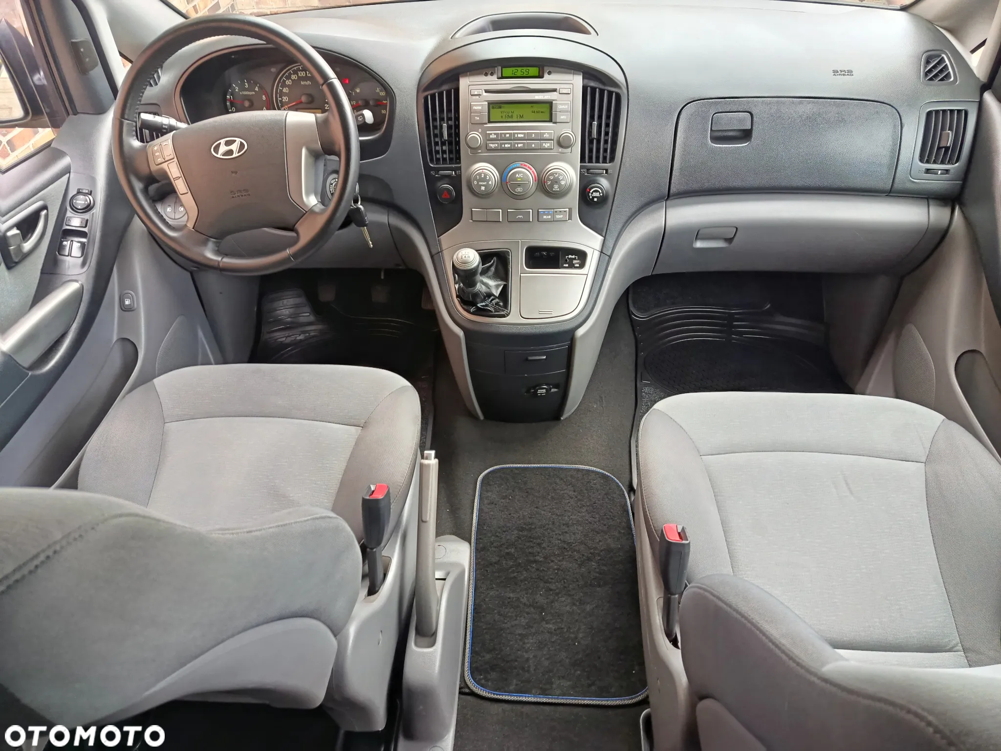 Hyundai H-1 2.5 CRDi Travel Comfort - 24