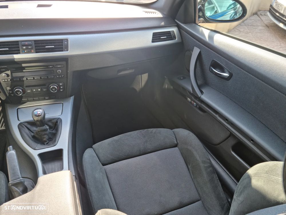 BMW 320 d Coupe - 16