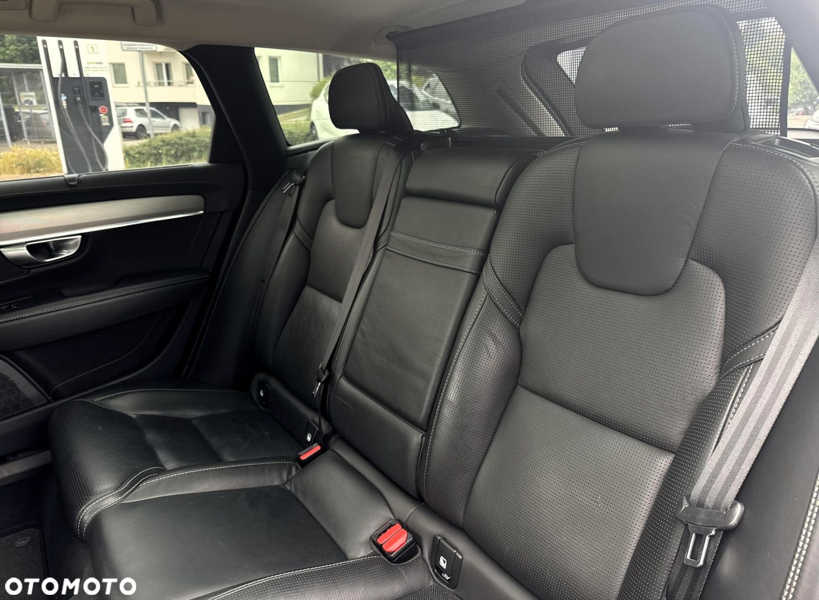 Volvo V90 Cross Country - 30