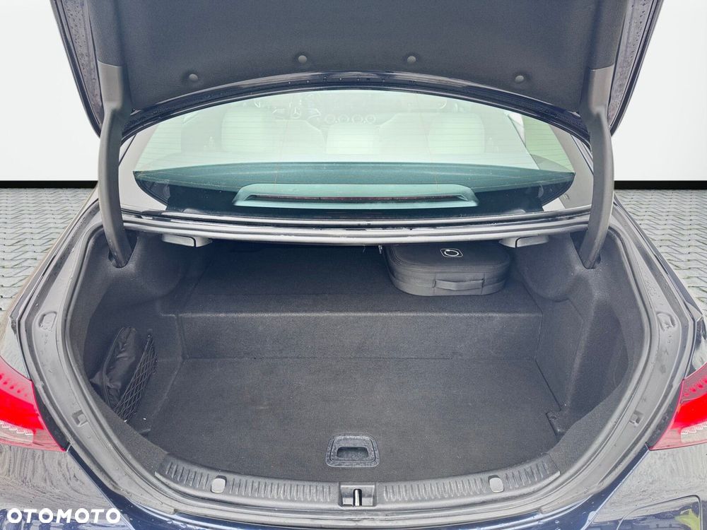 Mercedes-Benz Klasa E 300 de Exclusive - 16