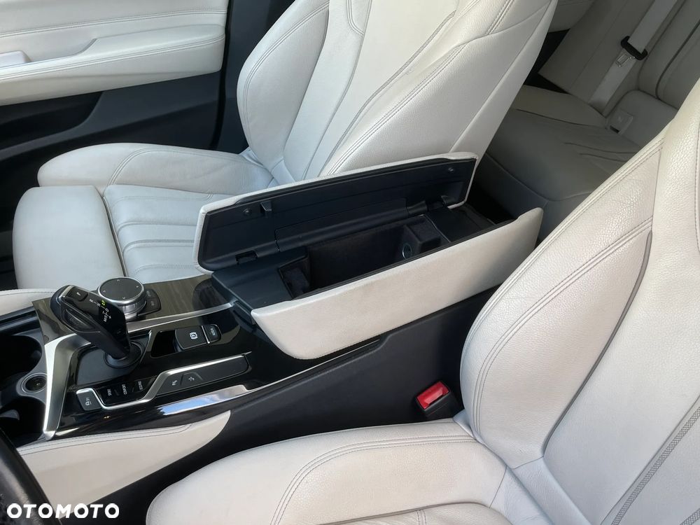 BMW 6GT 2019