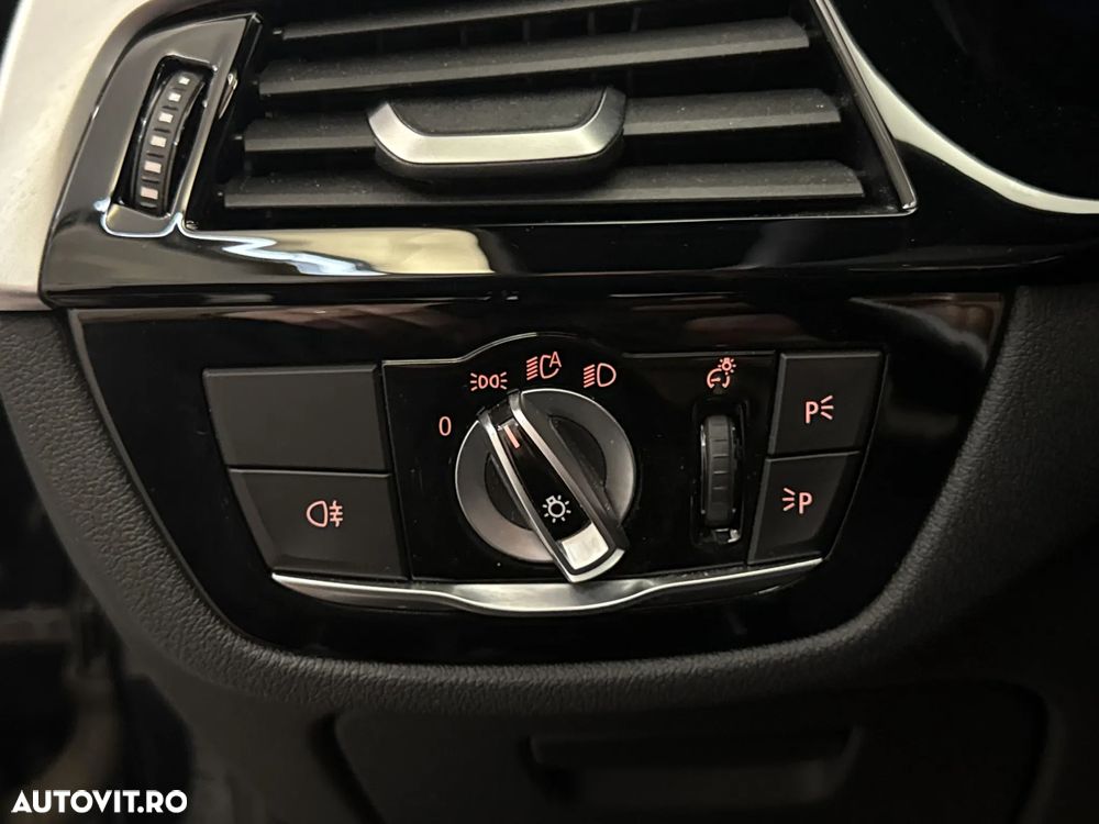 BMW Seria 5 520i AT MHEV - 16