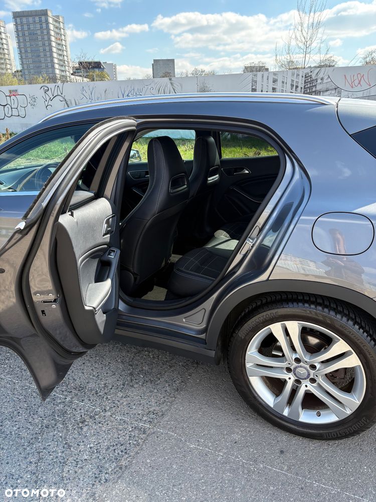 Mercedes-Benz GLA 250 4-Matic - 11