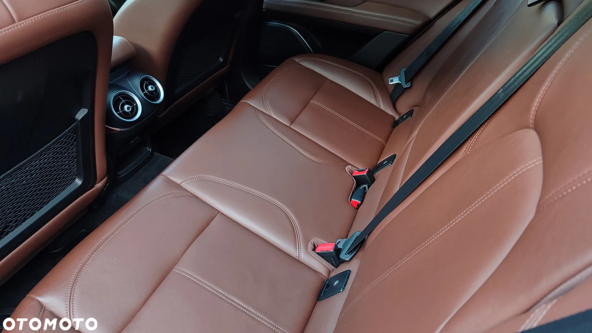 Alfa Romeo Stelvio 2.0 Turbo B-Tech Edition Q4 - 27