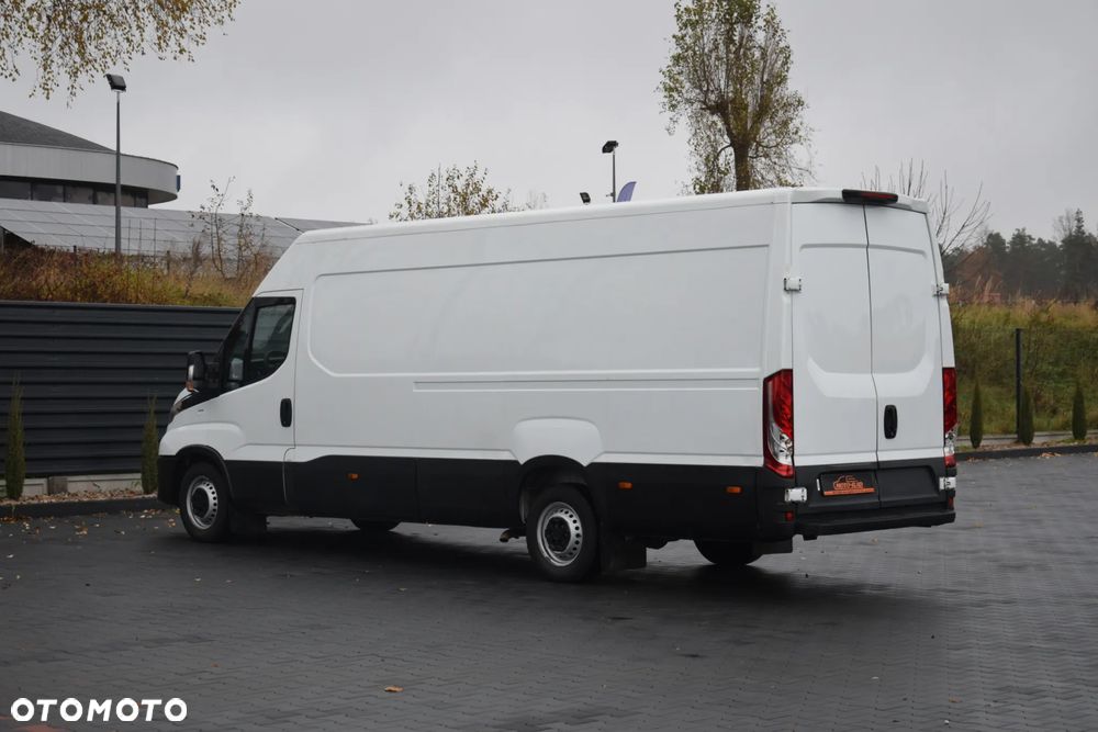 Iveco DAILY MAXI 35S16 / 2.3 - 160 KM / NOWY MODEL / 3 OSOBY / DOSTAWCZE / BLASZAK / KLIMA / CZUJNIKI COFANIA / TRYB CITY-ECO / 2023 / SERWISOWANY / SPROWADZONY Z NIEMIEC - 7