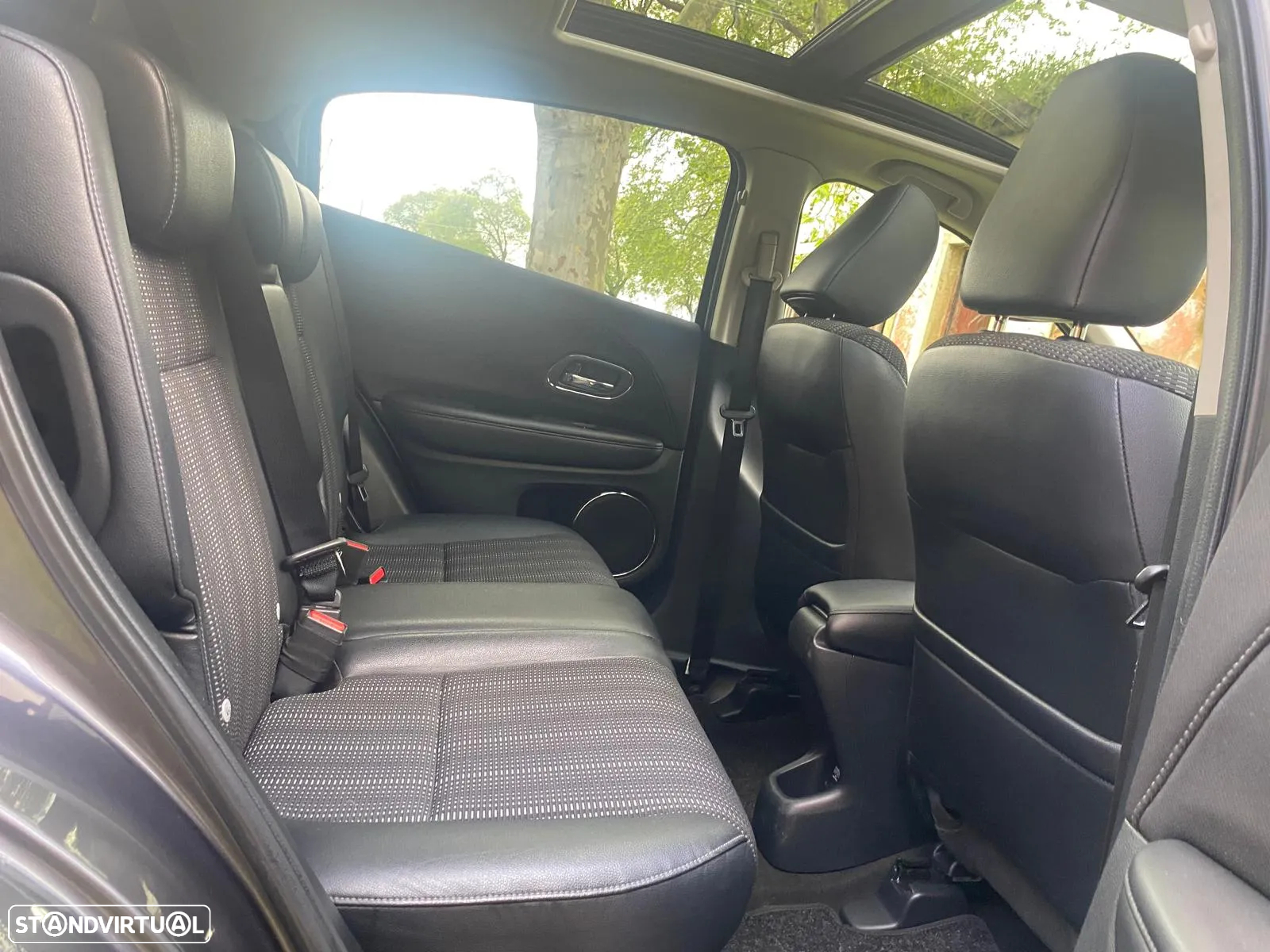 Honda HR-V 1.5 i-VTEC Executive - 13