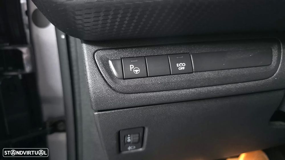 Peugeot 2008 PureTech 130 Stop&Start GT-Line Edition — fotografia 18