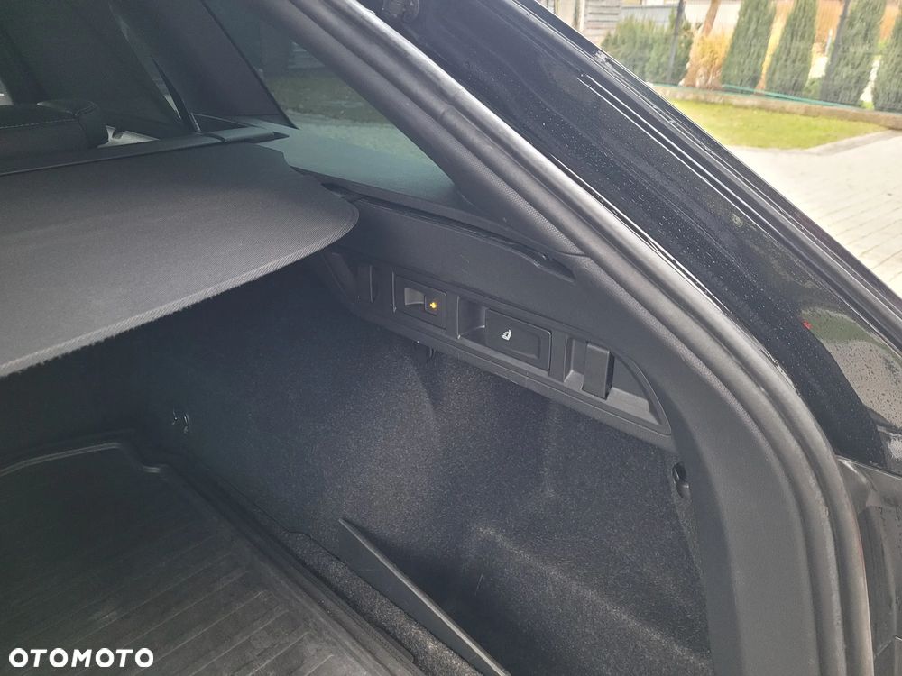 Skoda Octavia Combi 2.0 TDI DSG 4x4 RS - 26