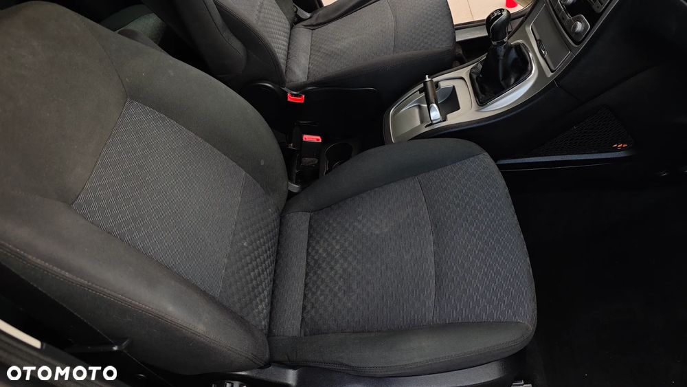 Ford Galaxy 2.0 Ghia - 37