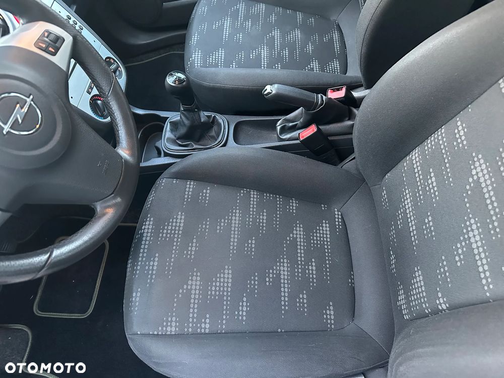Opel Corsa - 18