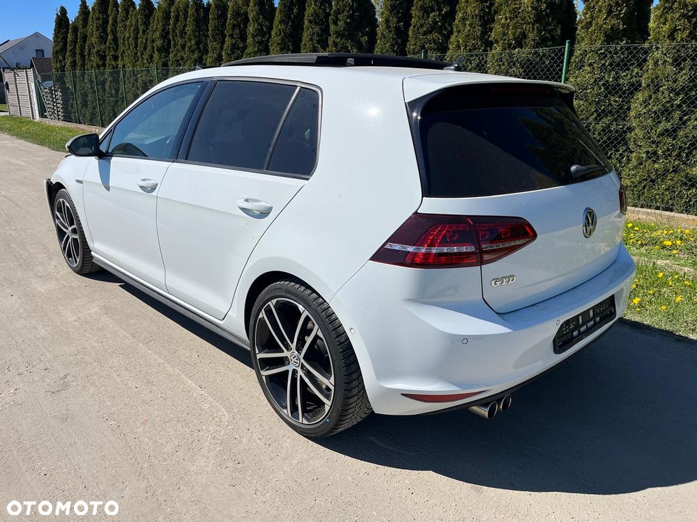 Volkswagen Golf - 3