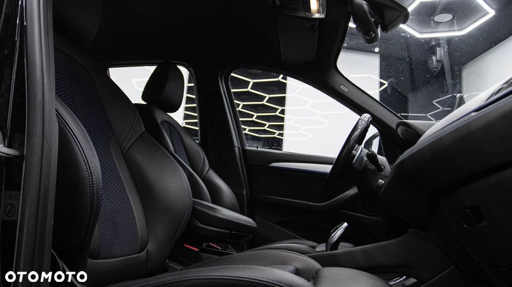 BMW X1 xDrive20i M Sport - 17