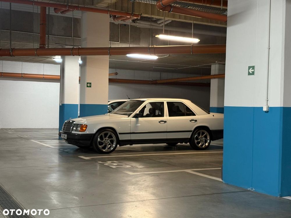 Mercedes-Benz W124 (1984-1993) - 38