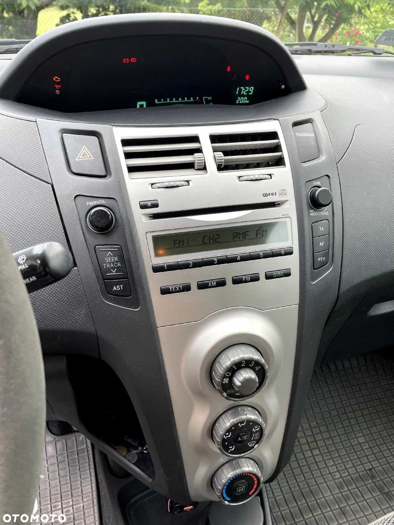Toyota Yaris 1.0 Luna A/C - 9