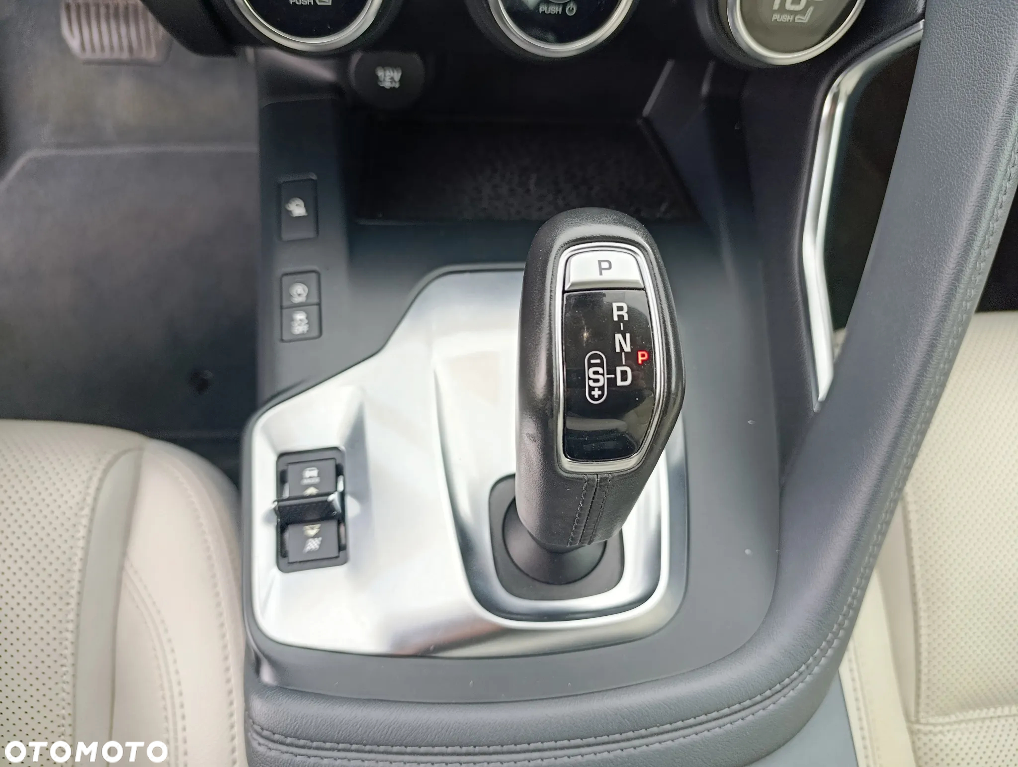 Jaguar E-Pace 2.0 i4P AWD R-Dynamic - 23