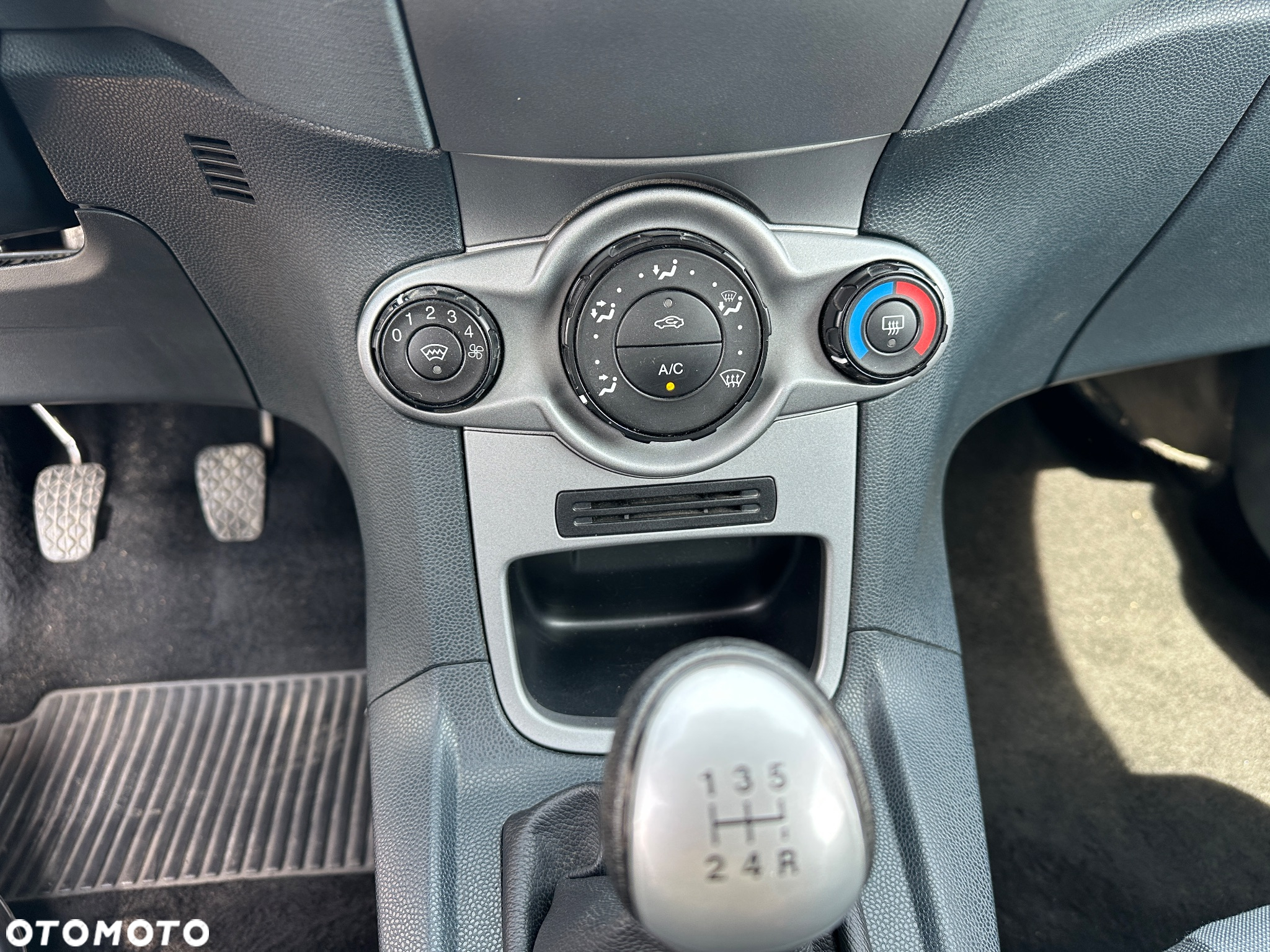 Ford Fiesta - 6