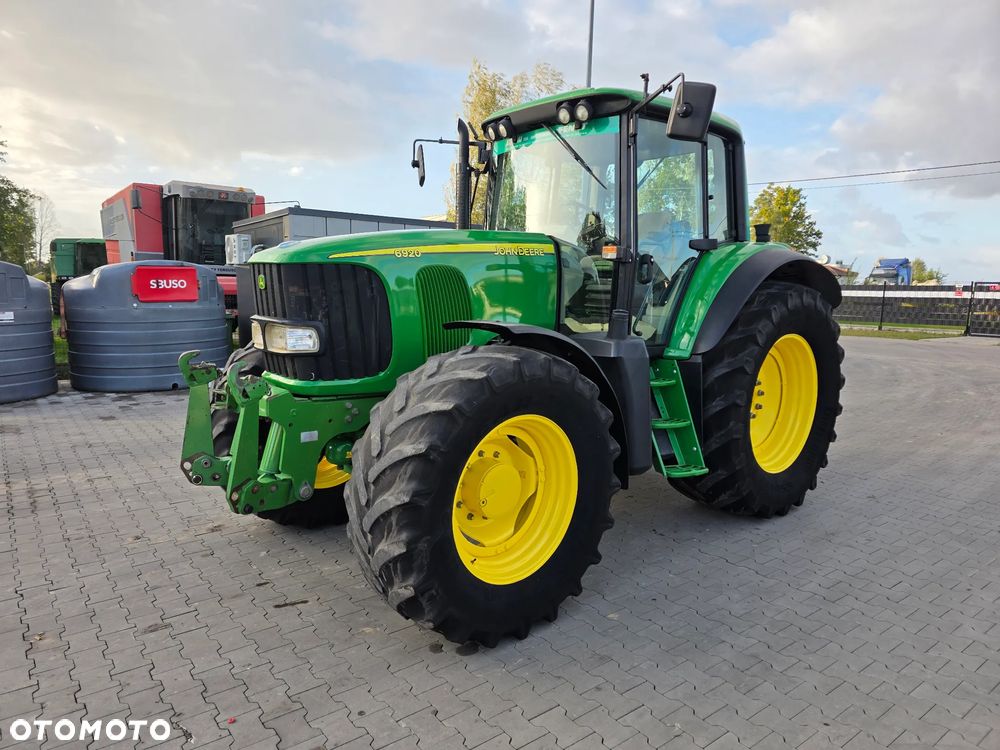 John Deere 6920